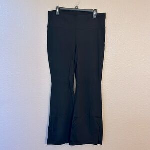 Women’s black flare pants size XXL.